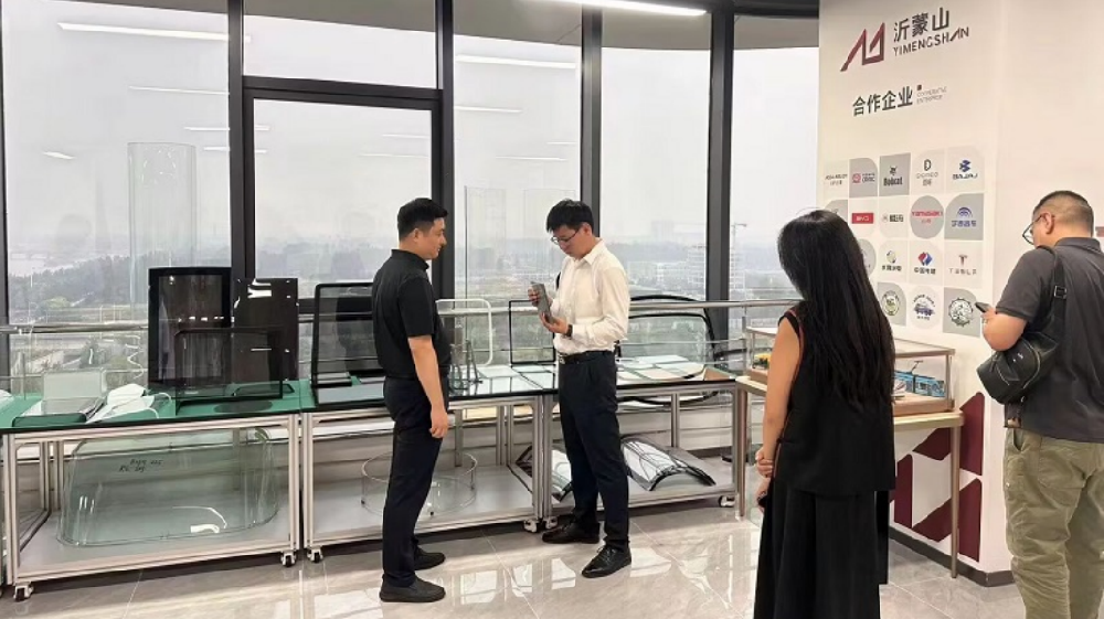 沂蒙山玻璃是谁？小推车推出来的红色品牌“挡风玻璃大哥大”